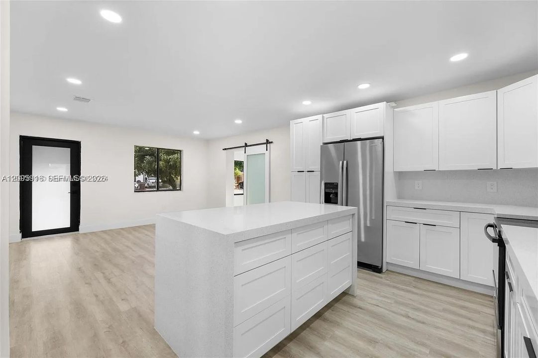 En Renta: $3,950 (4 camas, 2 baños, 1596 Pies cuadrados)