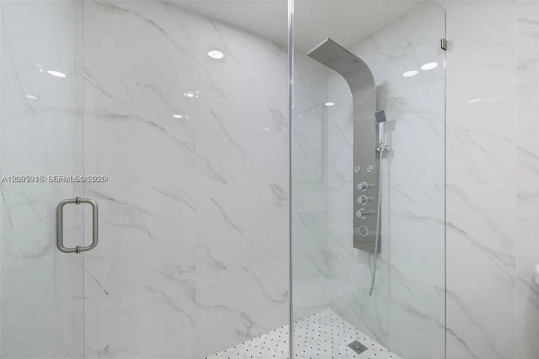 En Renta: $3,950 (4 camas, 2 baños, 1596 Pies cuadrados)