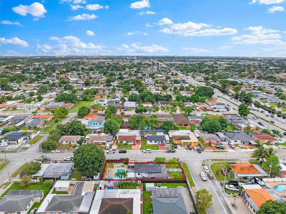 En Renta: $3,950 (4 camas, 2 baños, 1596 Pies cuadrados)