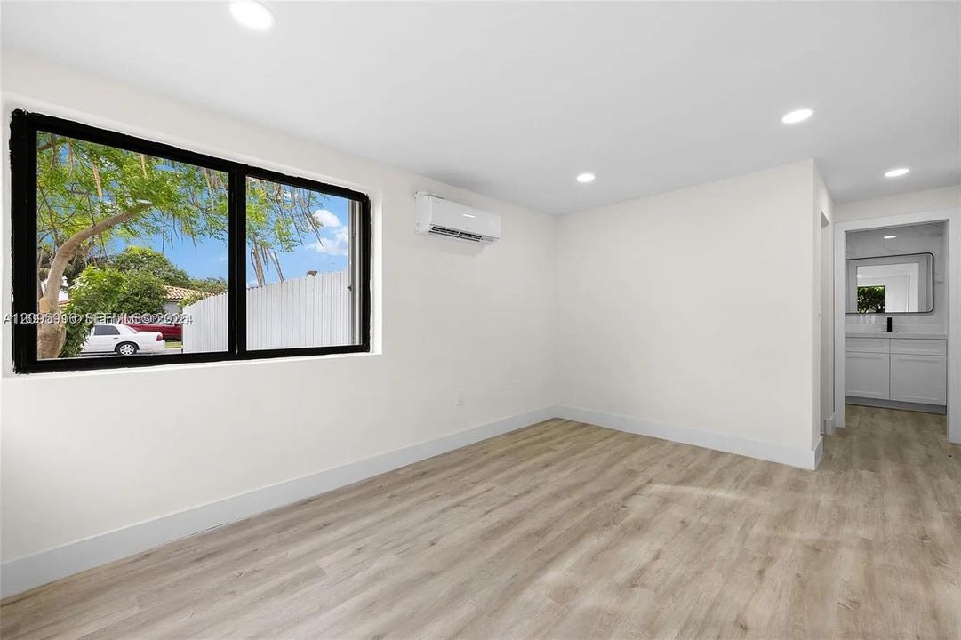 En Renta: $3,950 (4 camas, 2 baños, 1596 Pies cuadrados)