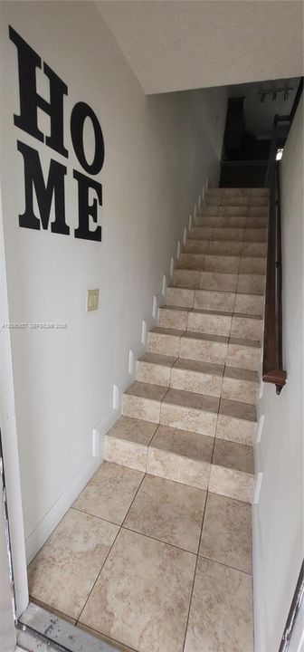 For Rent: $2,499 (2 beds, 2 baths, 870 Square Feet)