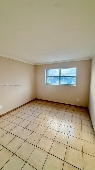 В аренду: $1,800 (1 спален, 1 ванн, 591 Квадратных фут)