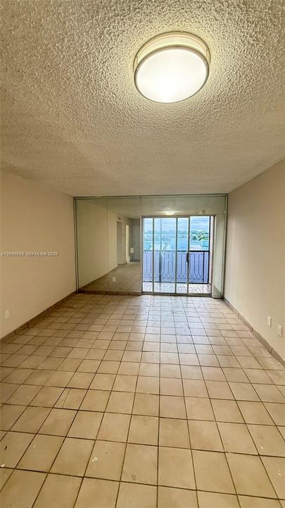 В аренду: $1,800 (1 спален, 1 ванн, 591 Квадратных фут)