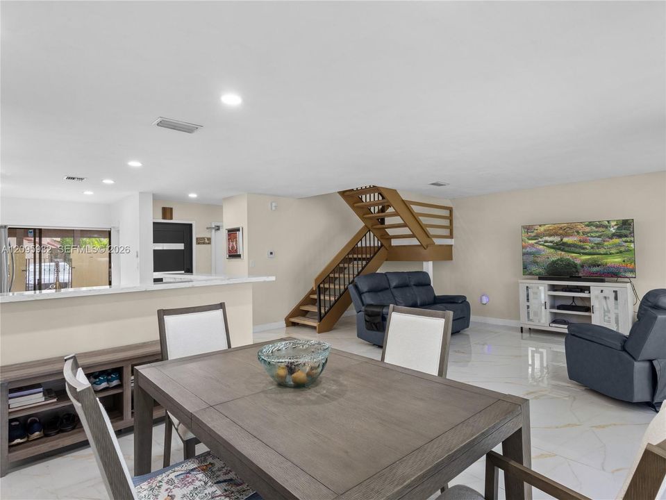 For Sale: $620,000 (3 beds, 2 baths, 1712 Square Feet)