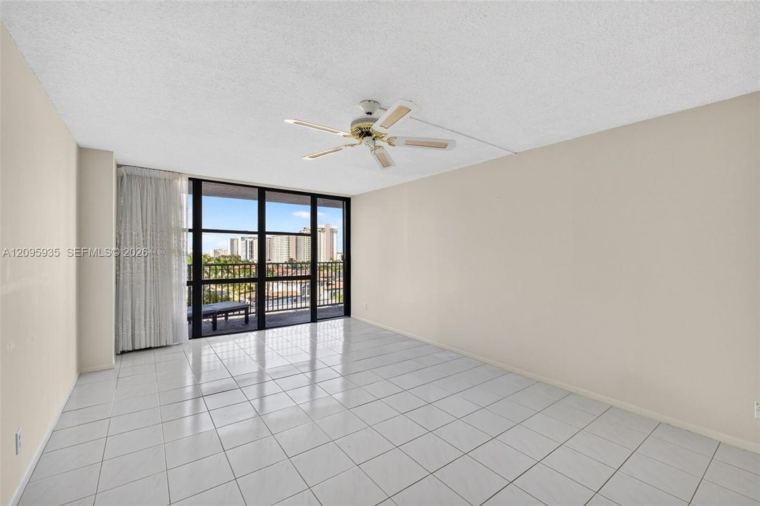 En Venta: $325,000 (2 camas, 2 baños, 1455 Pies cuadrados)