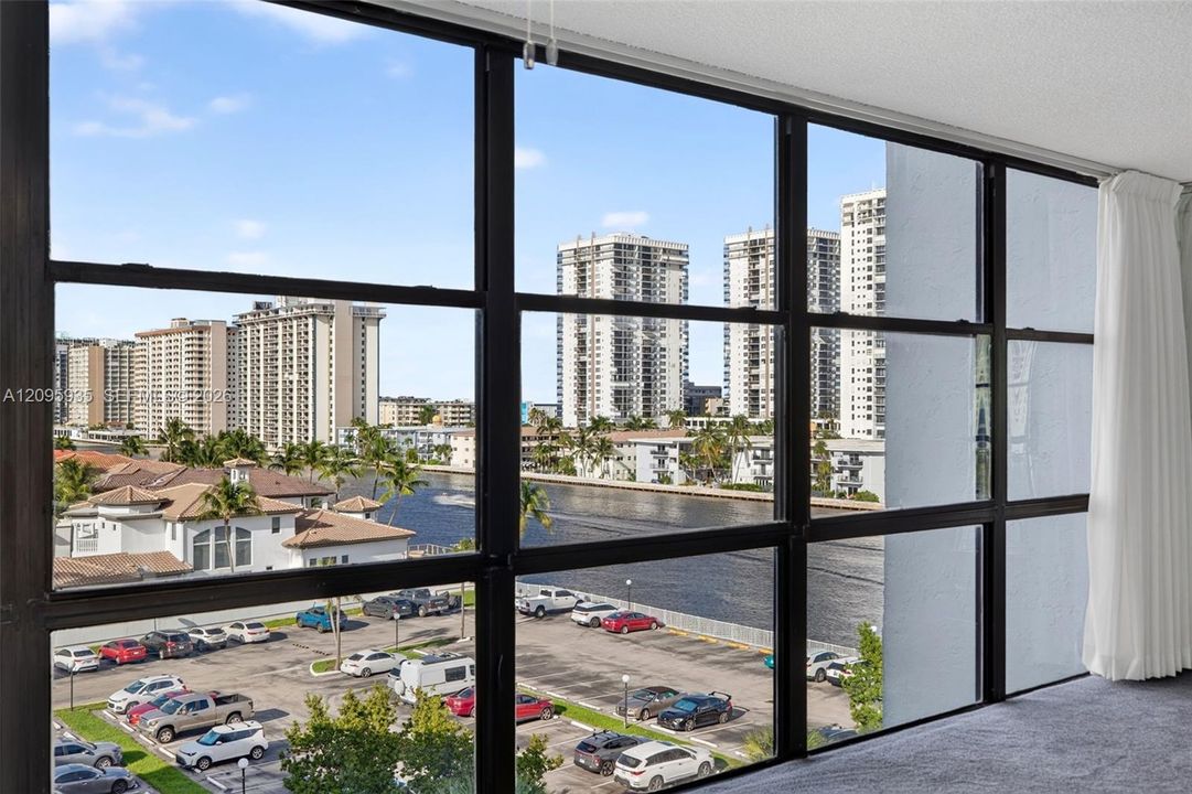 En Venta: $325,000 (2 camas, 2 baños, 1455 Pies cuadrados)