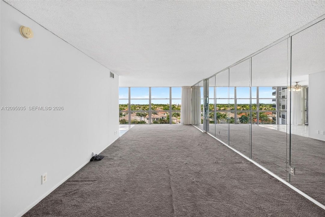 En Venta: $325,000 (2 camas, 2 baños, 1455 Pies cuadrados)