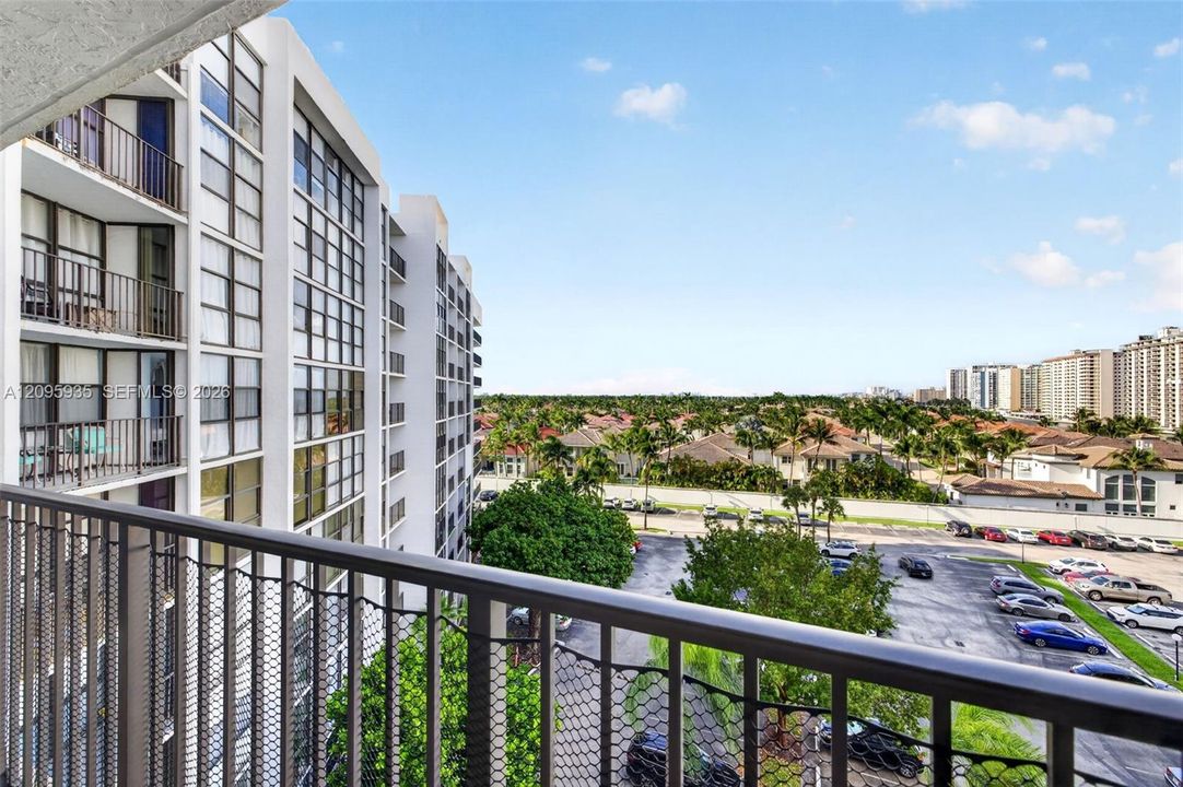 En Venta: $325,000 (2 camas, 2 baños, 1455 Pies cuadrados)