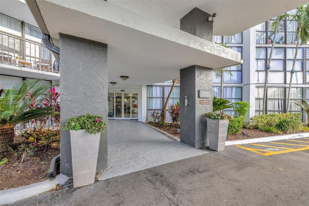 En Venta: $325,000 (2 camas, 2 baños, 1455 Pies cuadrados)