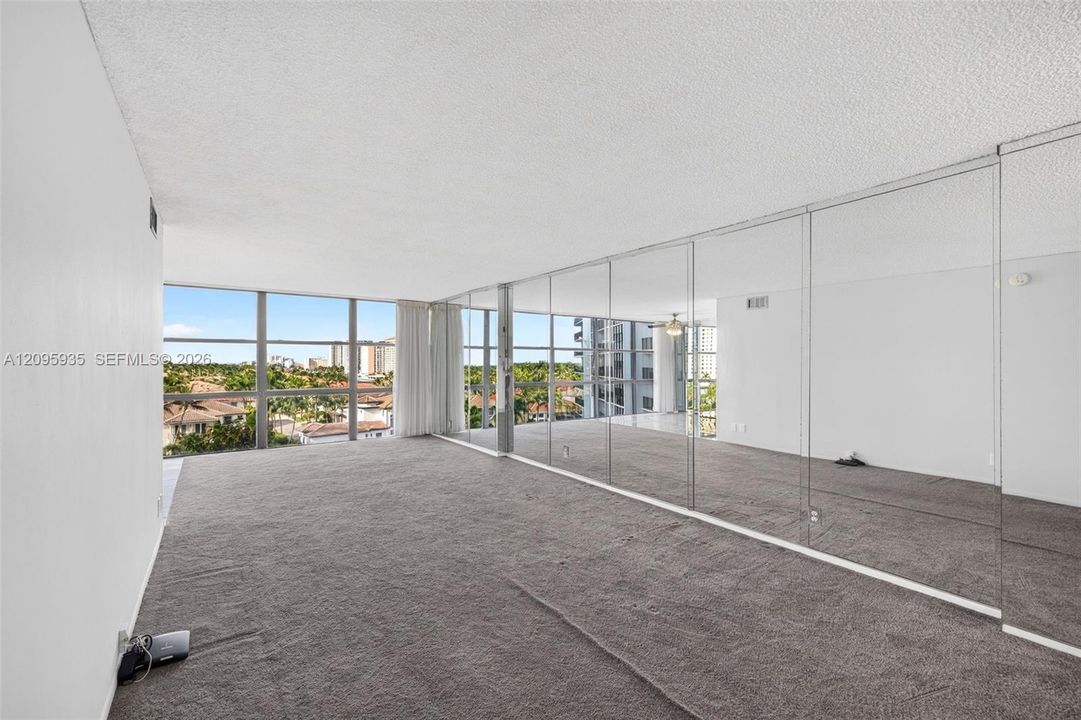 En Venta: $325,000 (2 camas, 2 baños, 1455 Pies cuadrados)
