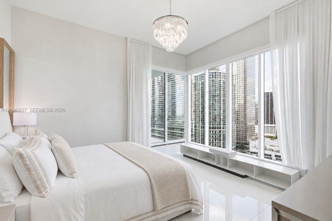 For Sale: $2,695,000 (3 beds, 3 baths, 2065 Square Feet)