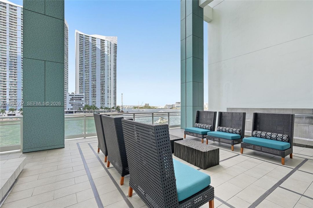 For Sale: $2,695,000 (3 beds, 3 baths, 2065 Square Feet)