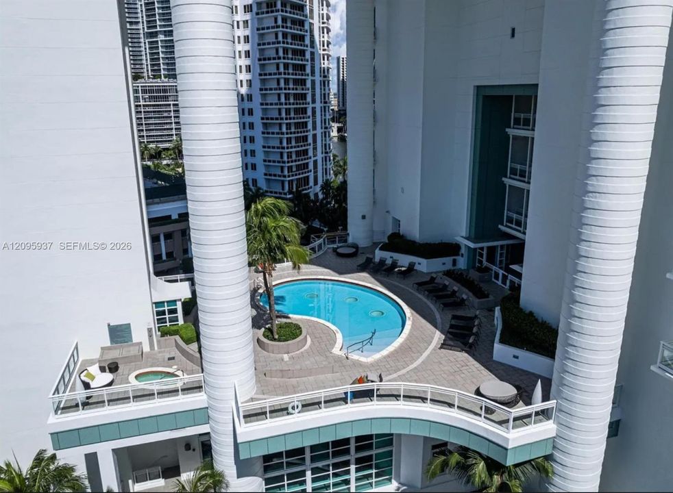 For Sale: $2,695,000 (3 beds, 3 baths, 2065 Square Feet)