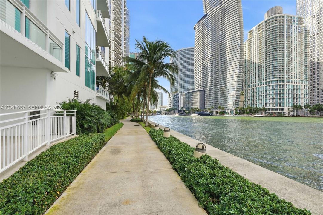 For Sale: $2,695,000 (3 beds, 3 baths, 2065 Square Feet)