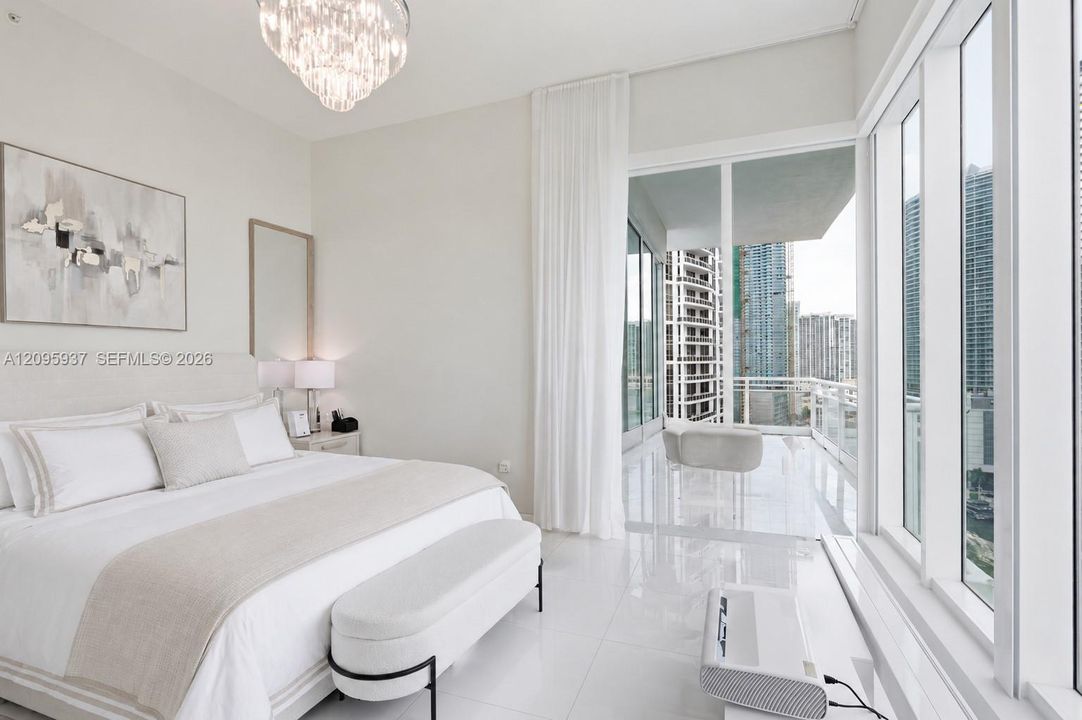 For Sale: $2,695,000 (3 beds, 3 baths, 2065 Square Feet)