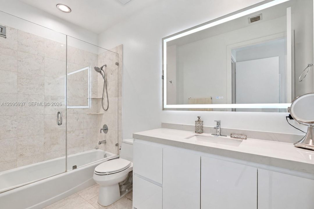 For Sale: $2,695,000 (3 beds, 3 baths, 2065 Square Feet)