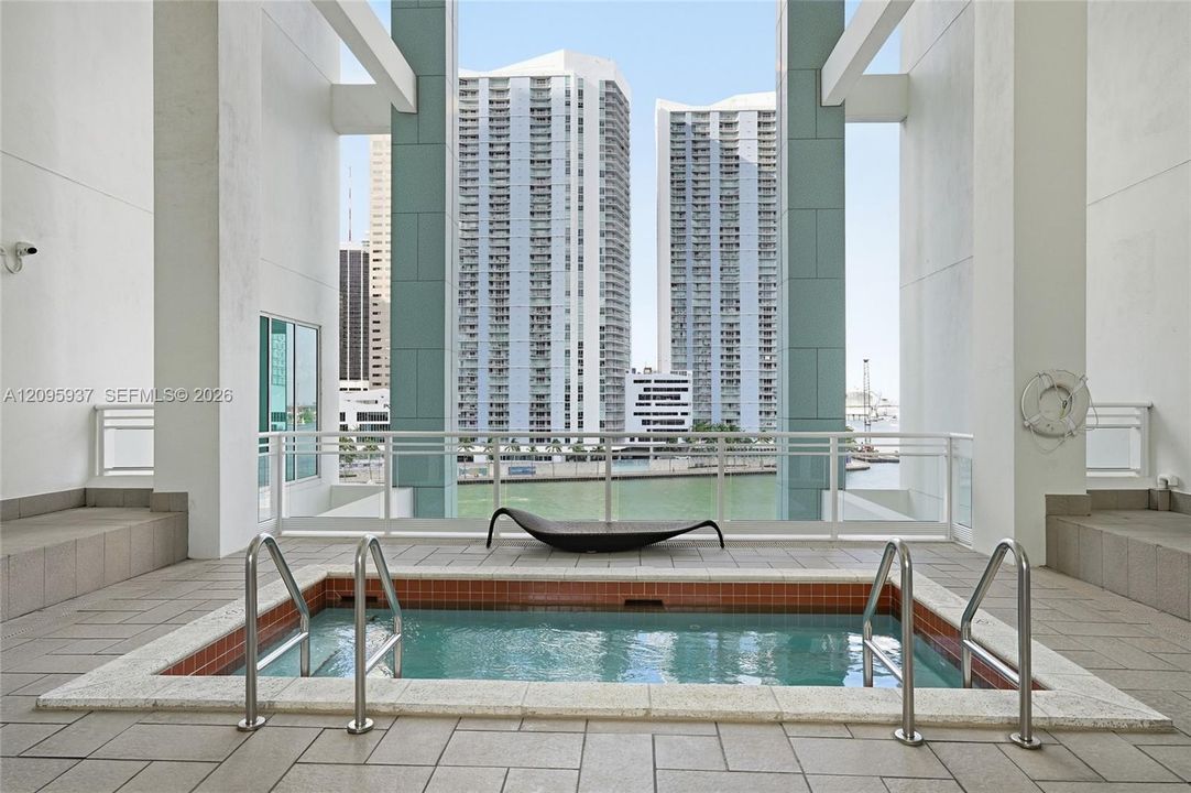 For Sale: $2,695,000 (3 beds, 3 baths, 2065 Square Feet)