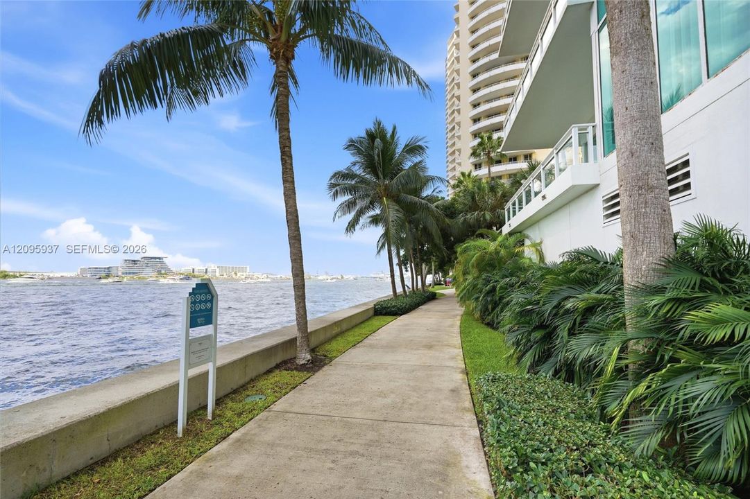 For Sale: $2,695,000 (3 beds, 3 baths, 2065 Square Feet)