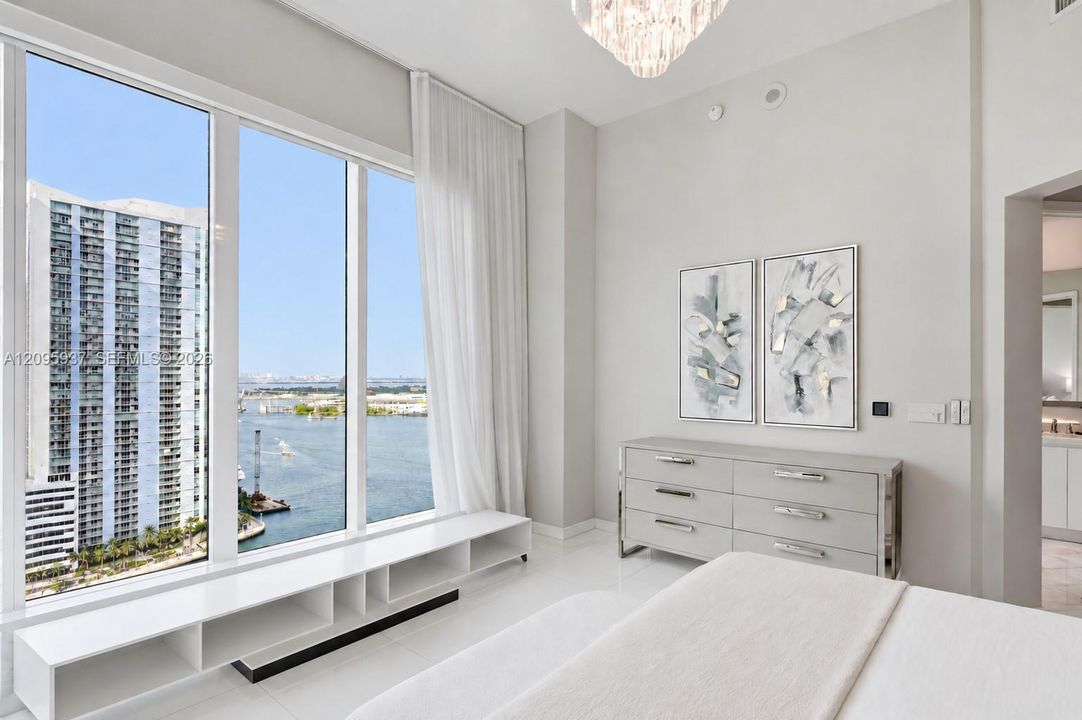 For Sale: $2,695,000 (3 beds, 3 baths, 2065 Square Feet)