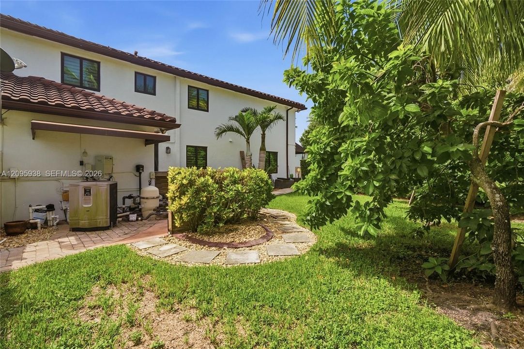 For Sale: $1,200,000 (5 beds, 4 baths, 3598 Square Feet)