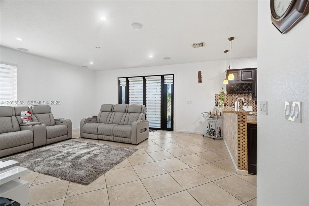For Sale: $1,200,000 (5 beds, 4 baths, 3598 Square Feet)