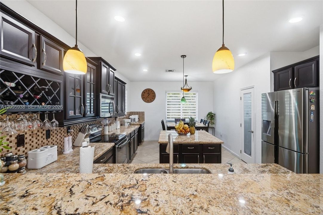 For Sale: $1,200,000 (5 beds, 4 baths, 3598 Square Feet)