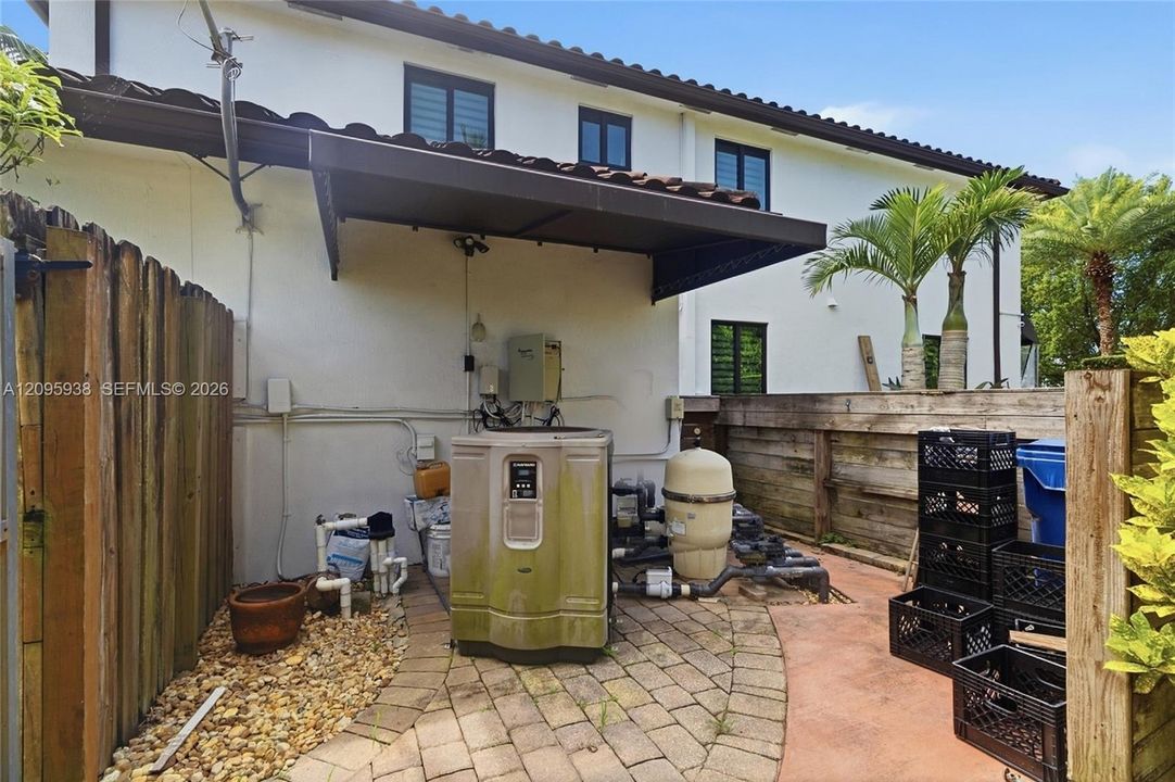 For Sale: $1,200,000 (5 beds, 4 baths, 3598 Square Feet)