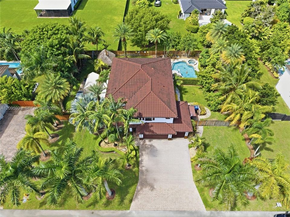 For Sale: $1,200,000 (5 beds, 4 baths, 3598 Square Feet)