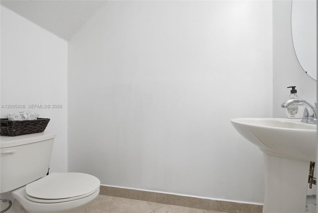 For Sale: $1,200,000 (5 beds, 4 baths, 3598 Square Feet)