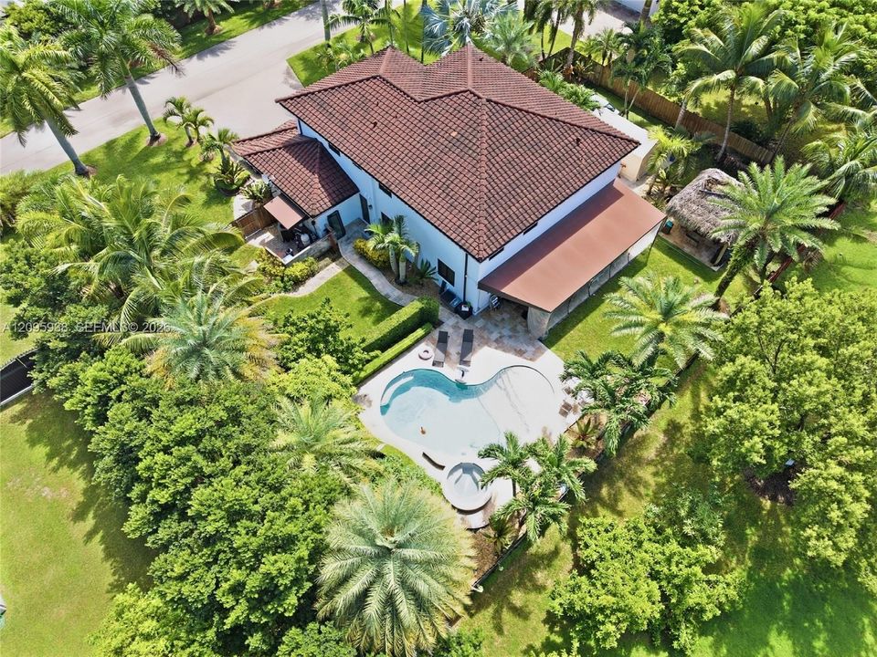 For Sale: $1,200,000 (5 beds, 4 baths, 3598 Square Feet)