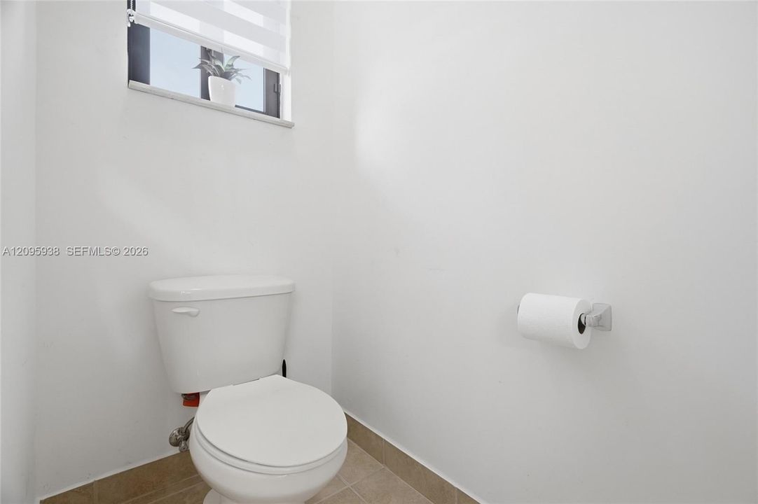 For Sale: $1,200,000 (5 beds, 4 baths, 3598 Square Feet)