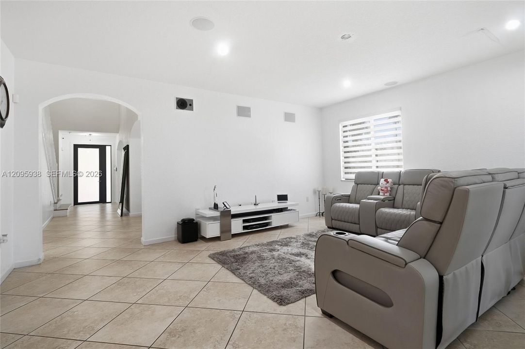 For Sale: $1,200,000 (5 beds, 4 baths, 3598 Square Feet)