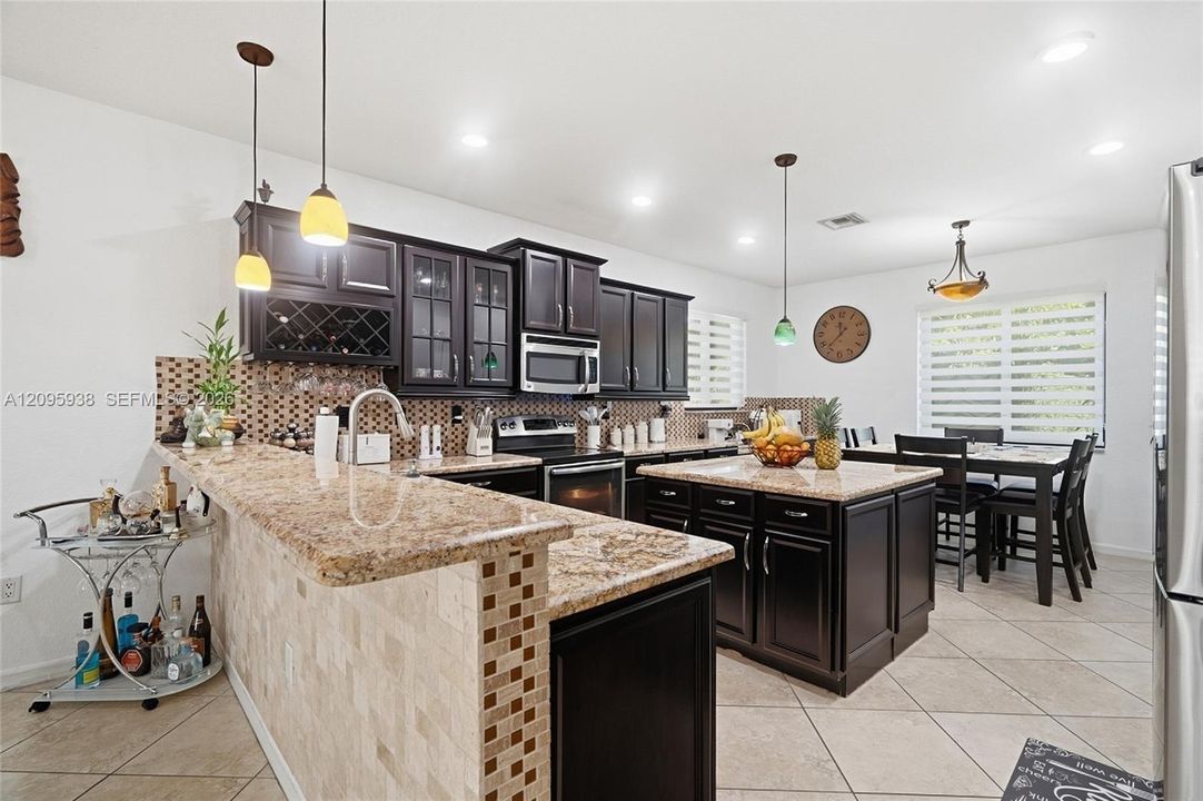 For Sale: $1,200,000 (5 beds, 4 baths, 3598 Square Feet)