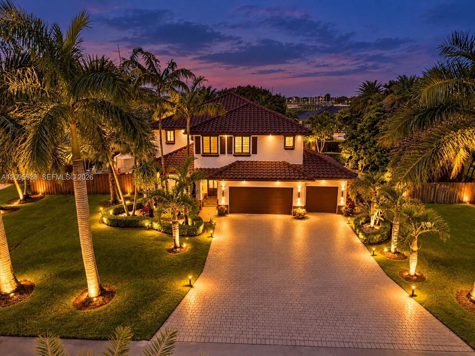 For Sale: $1,200,000 (5 beds, 4 baths, 3598 Square Feet)