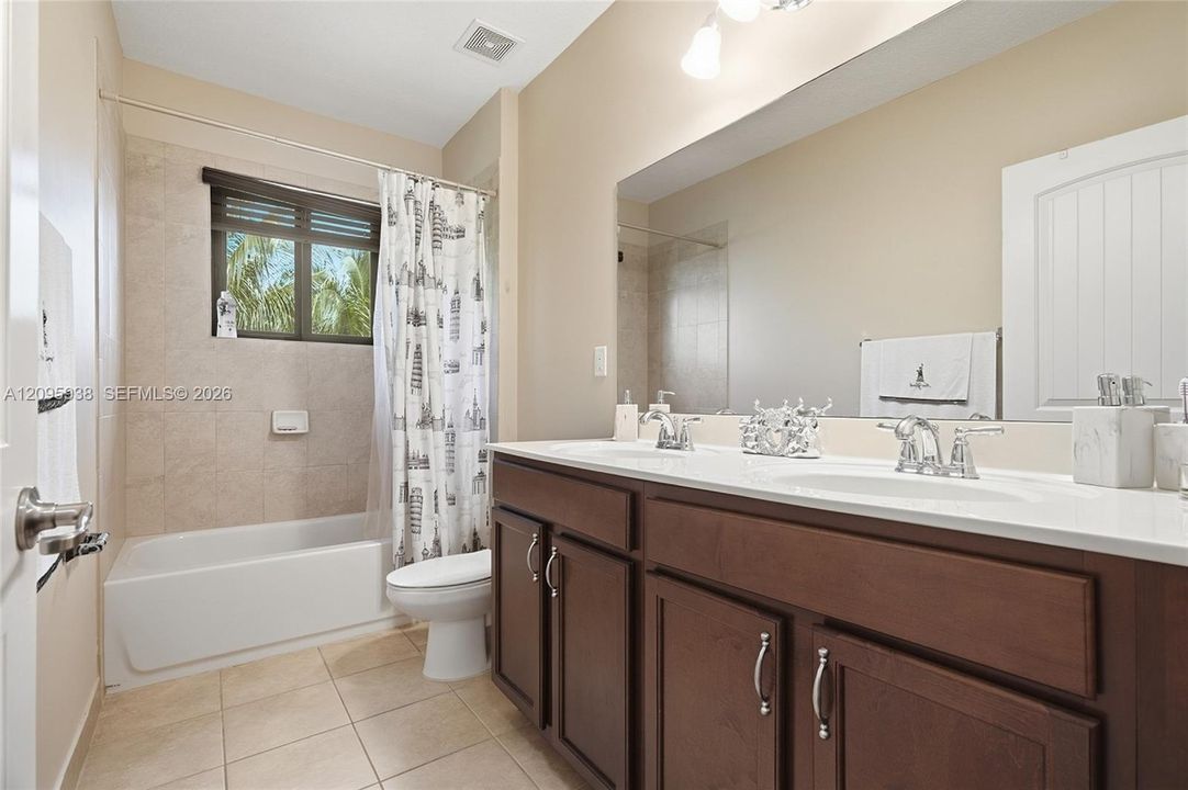 For Sale: $1,200,000 (5 beds, 4 baths, 3598 Square Feet)