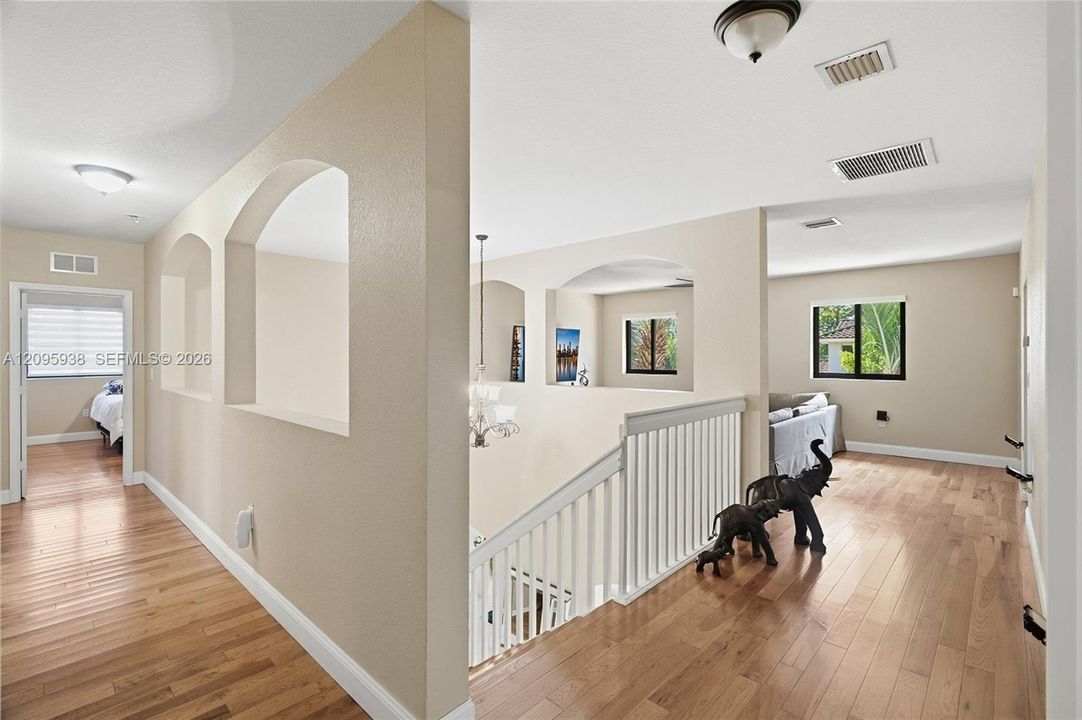 For Sale: $1,200,000 (5 beds, 4 baths, 3598 Square Feet)