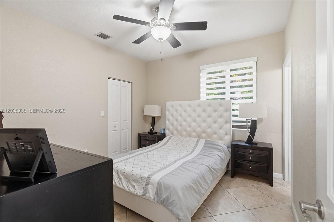 For Sale: $1,200,000 (5 beds, 4 baths, 3598 Square Feet)