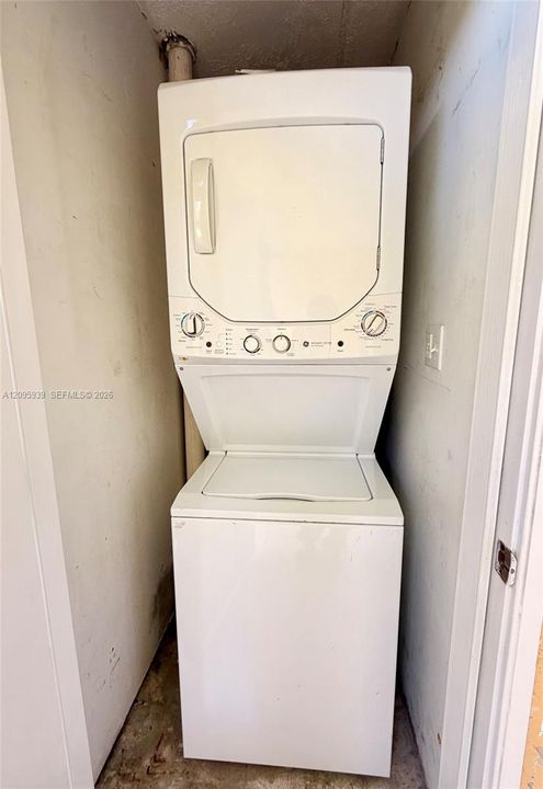 For Rent: $2,350 (2 beds, 2 baths, 900 Square Feet)