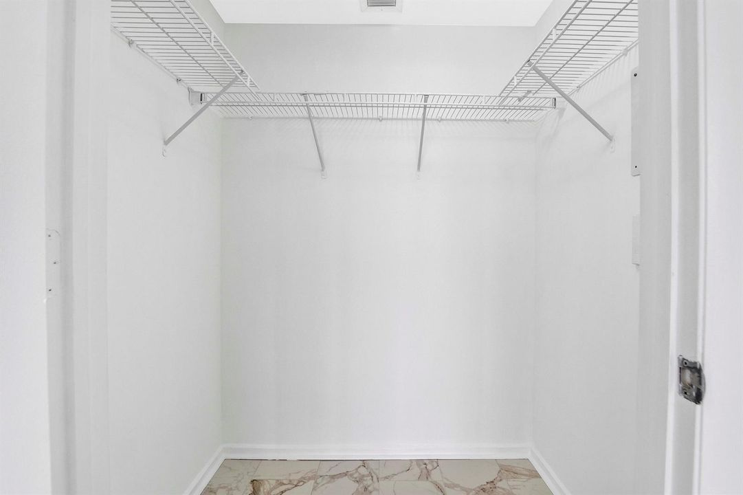 5 Closet