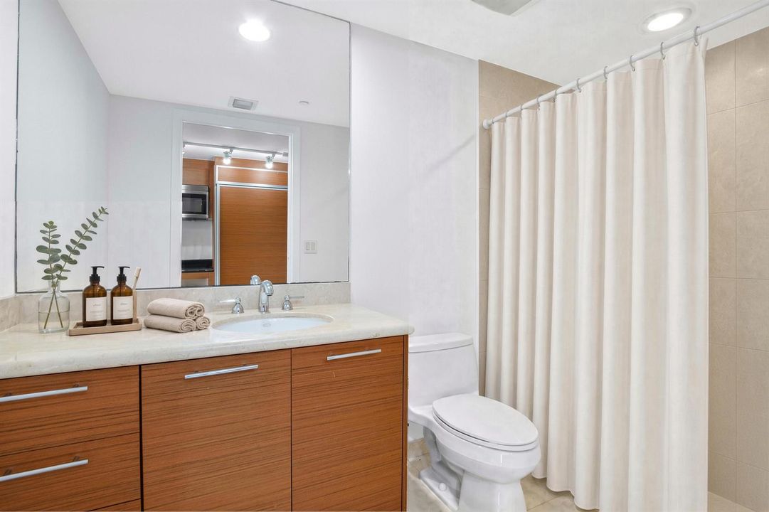 Full bath, tub included
