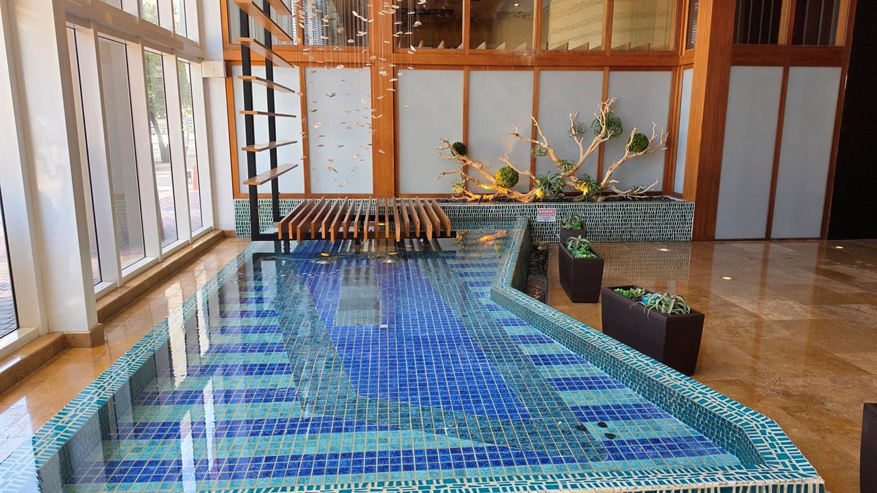 Lobby - 2