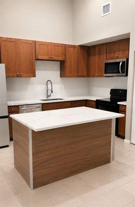 For Sale: $340,000 (2 beds, 2 baths, 1139 Square Feet)