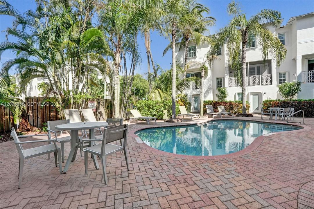 En Venta: $520,000 (2 camas, 2 baños, 1669 Pies cuadrados)