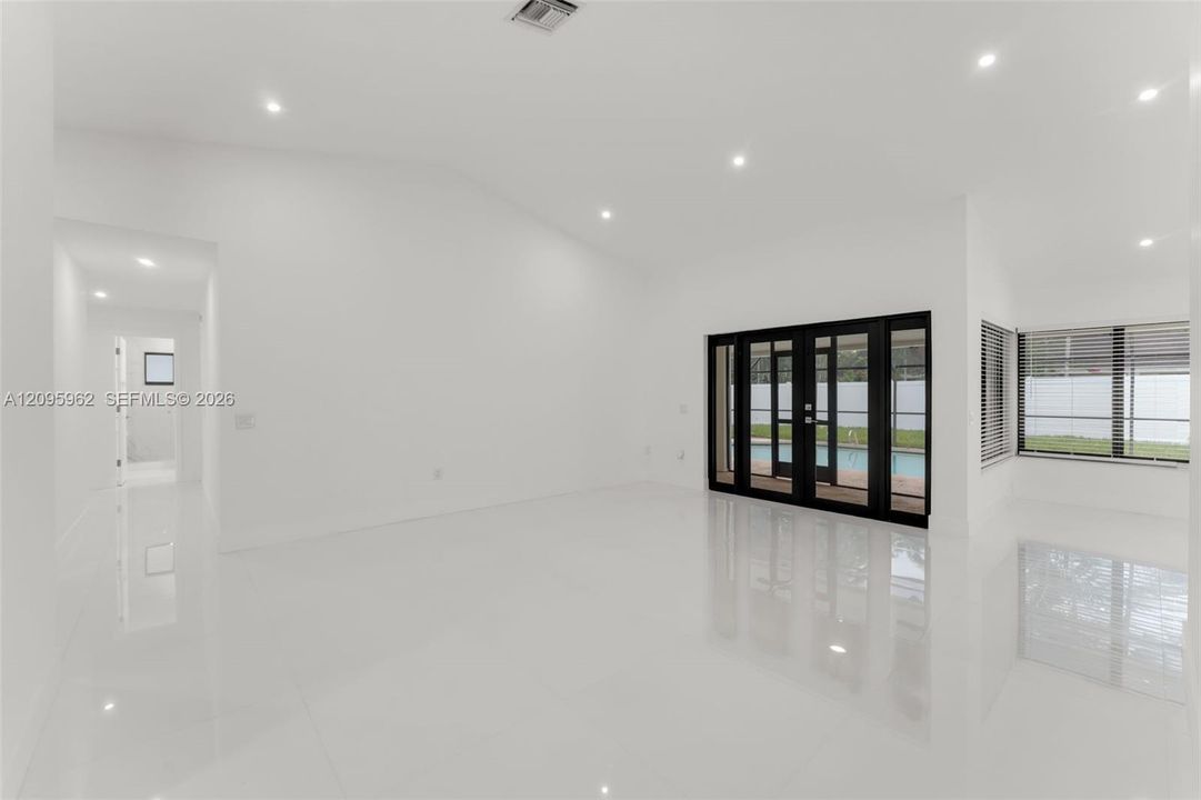 В аренду: $4,650 (4 спален, 3 ванн, 1869 Квадратных фут)