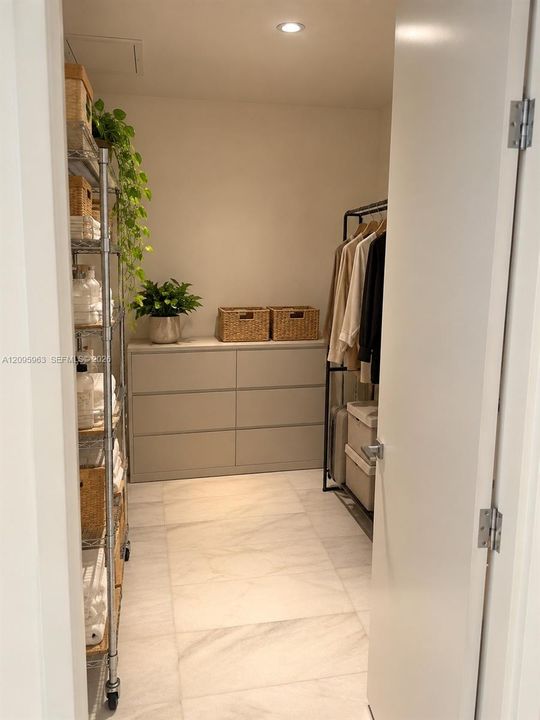 Small bedroom or Laudry room