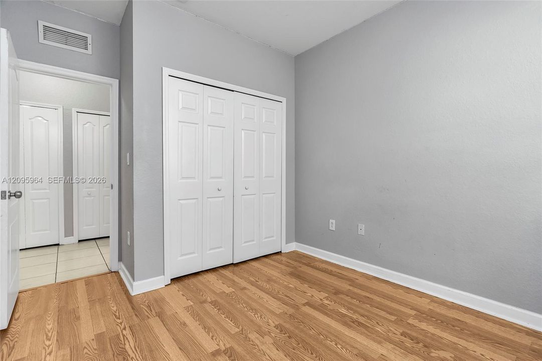 For Rent: $1,700 (3 beds, 2 baths, 1182 Square Feet)