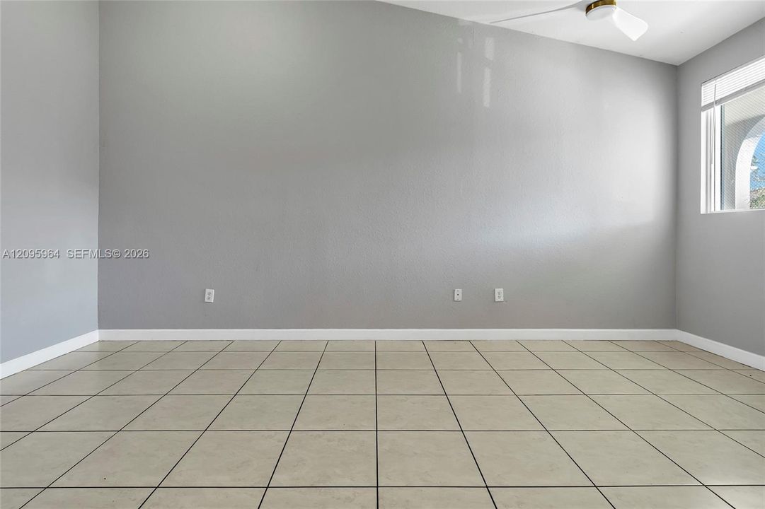 For Rent: $1,700 (3 beds, 2 baths, 1182 Square Feet)