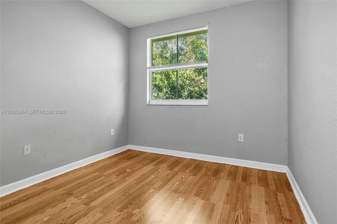 For Rent: $1,700 (3 beds, 2 baths, 1182 Square Feet)