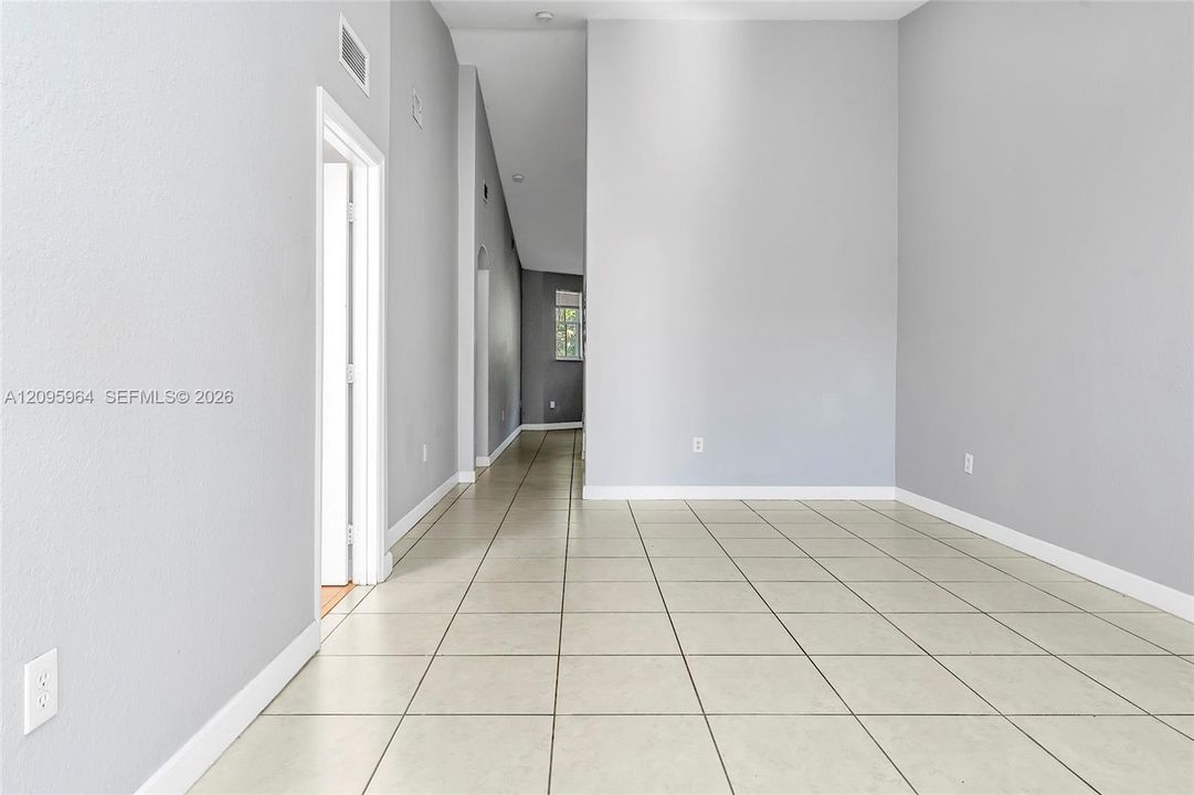 For Rent: $1,700 (3 beds, 2 baths, 1182 Square Feet)