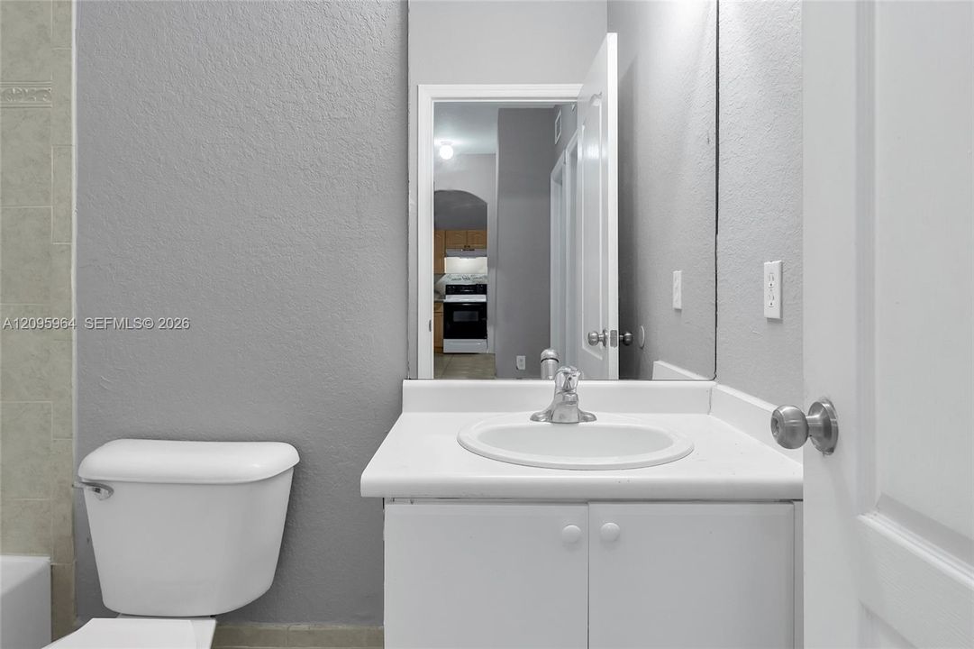 For Rent: $1,700 (3 beds, 2 baths, 1182 Square Feet)